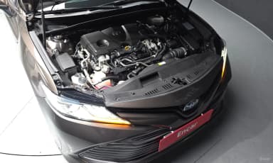 Camry (XV70)