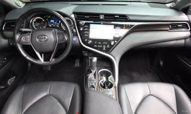 Camry (XV70)
