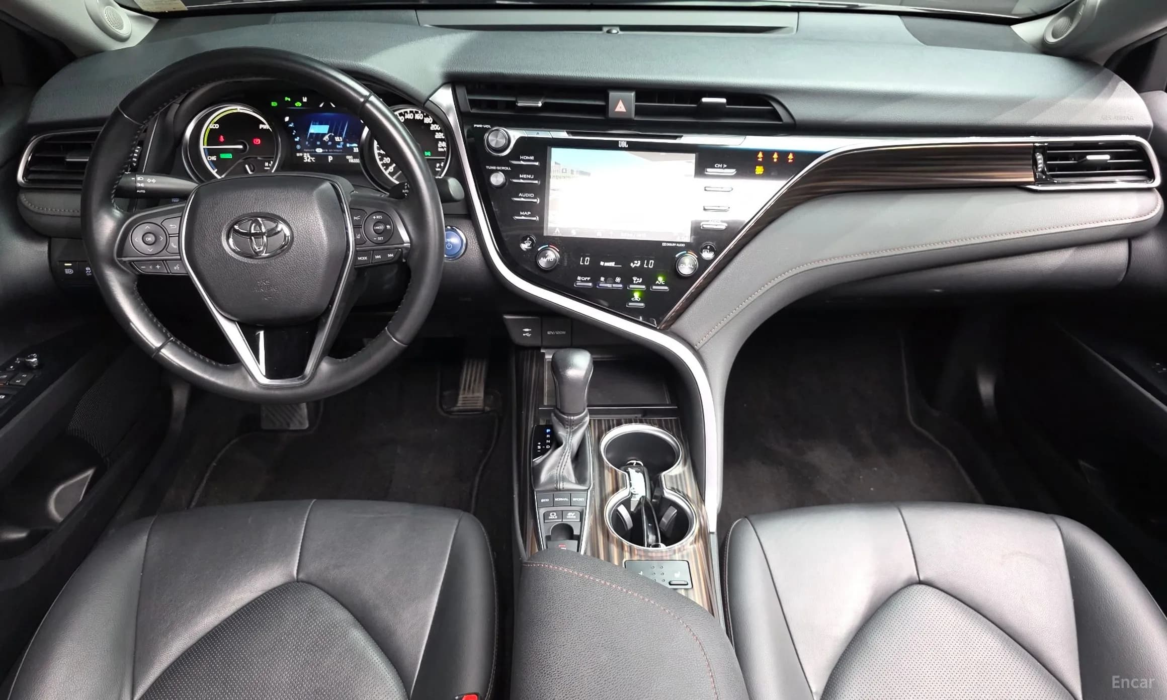 Camry (XV70)