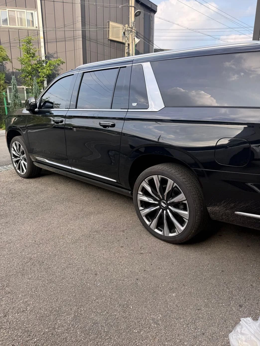 Escalade 5th Generation