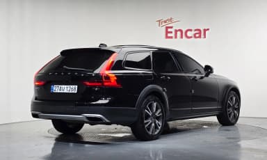 V90 Cross Country