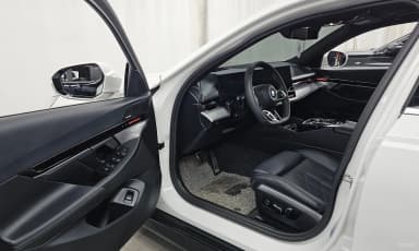 5 Series (G60)