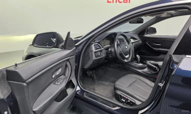 Series 4 (F32)