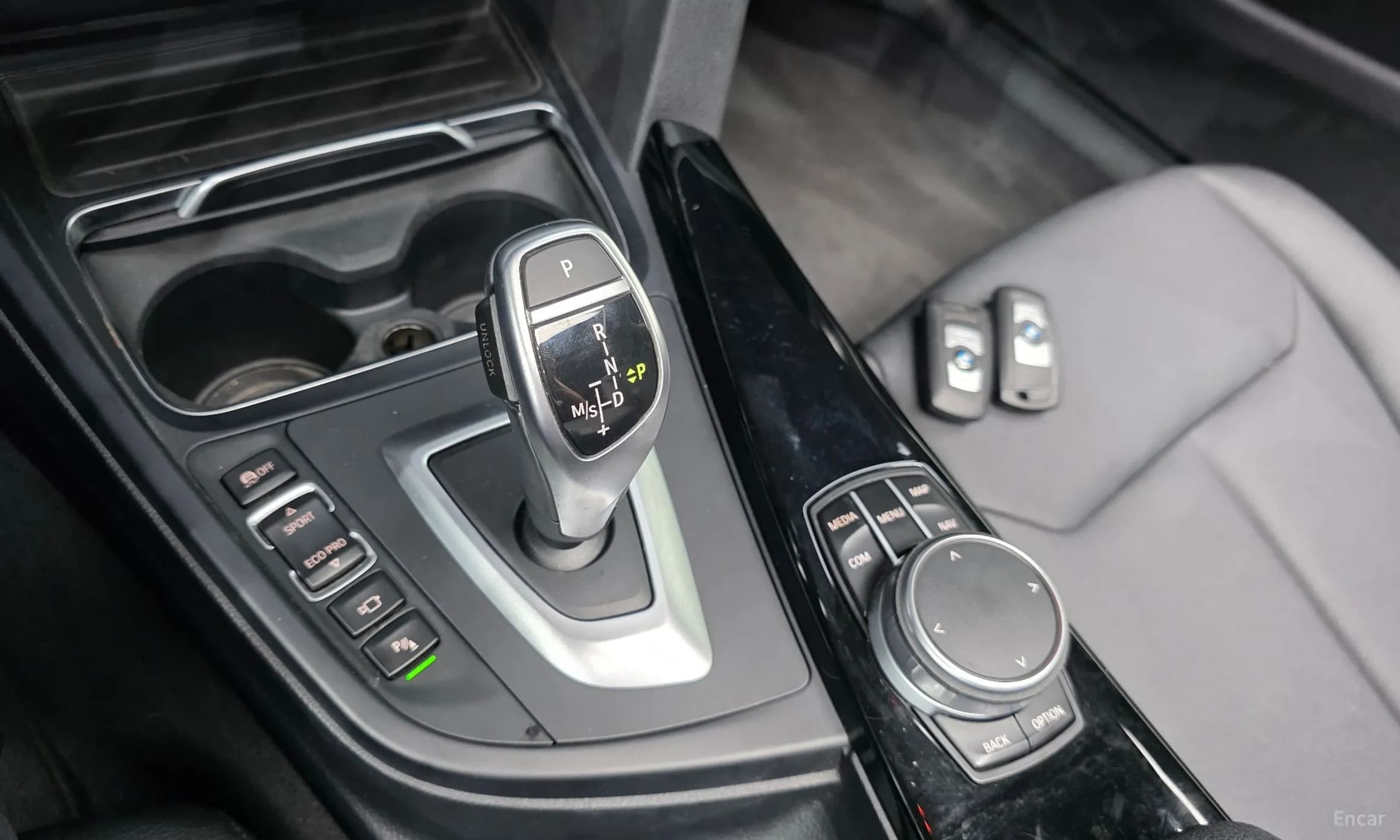 Series 4 (F32)