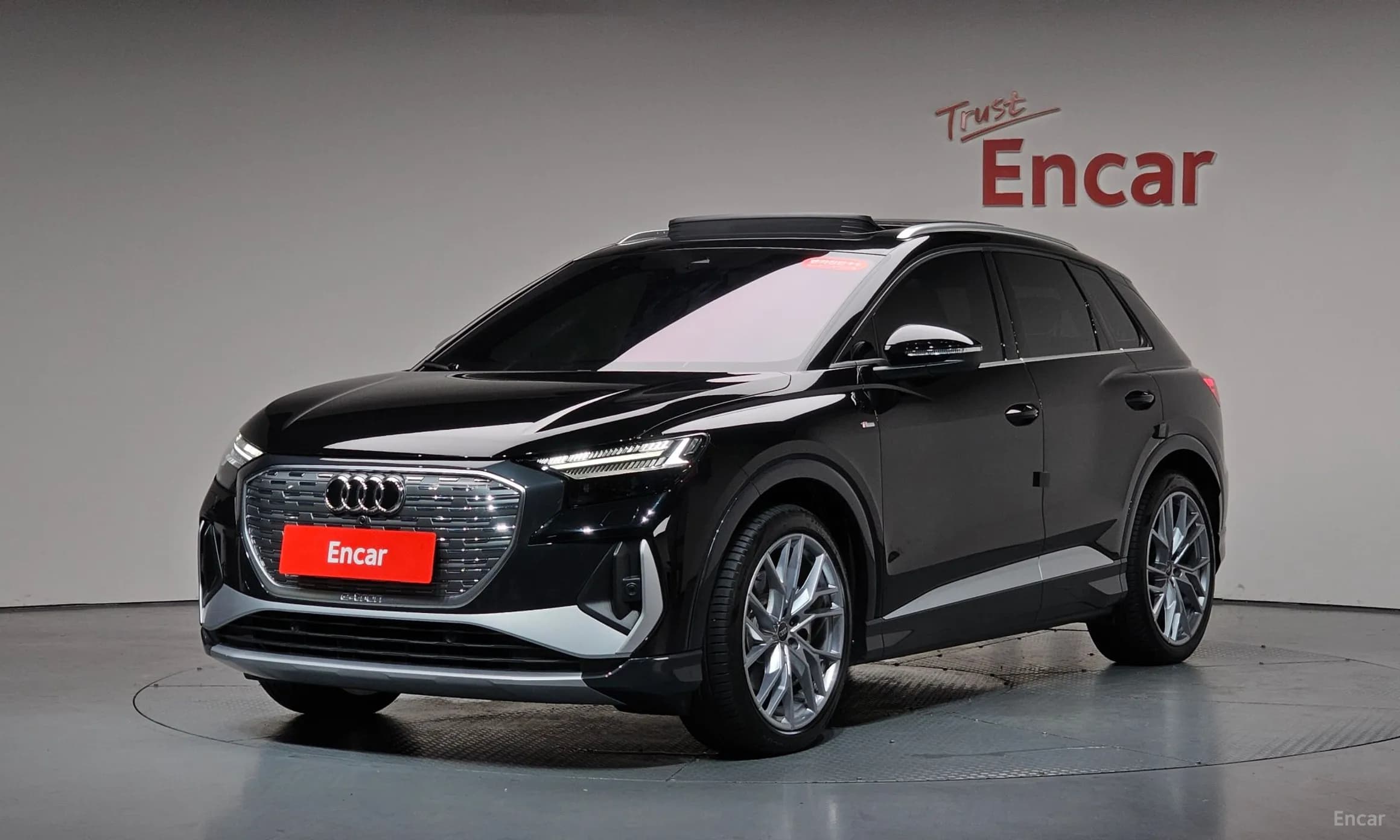 Q4 e-tron (F4)