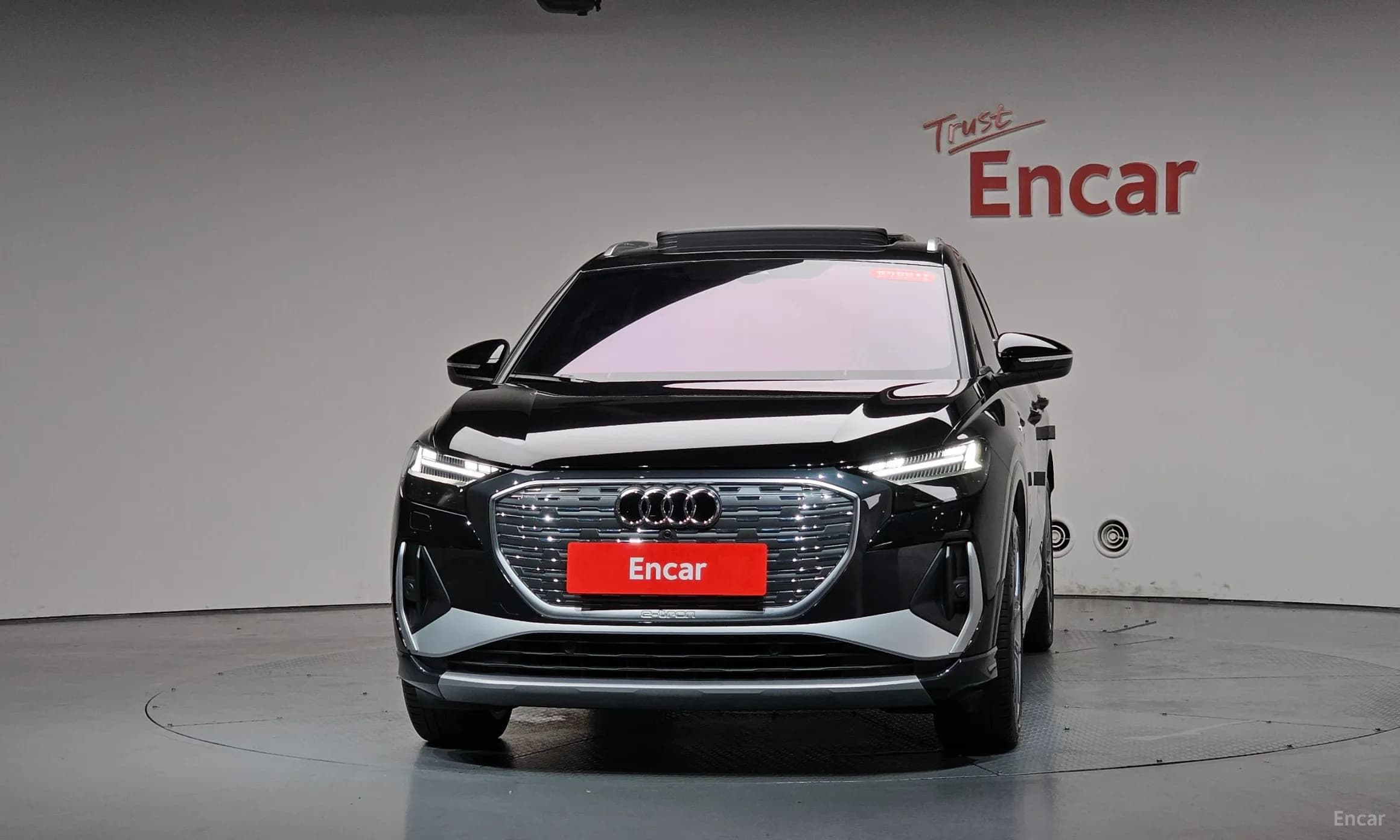 Q4 e-tron (F4)