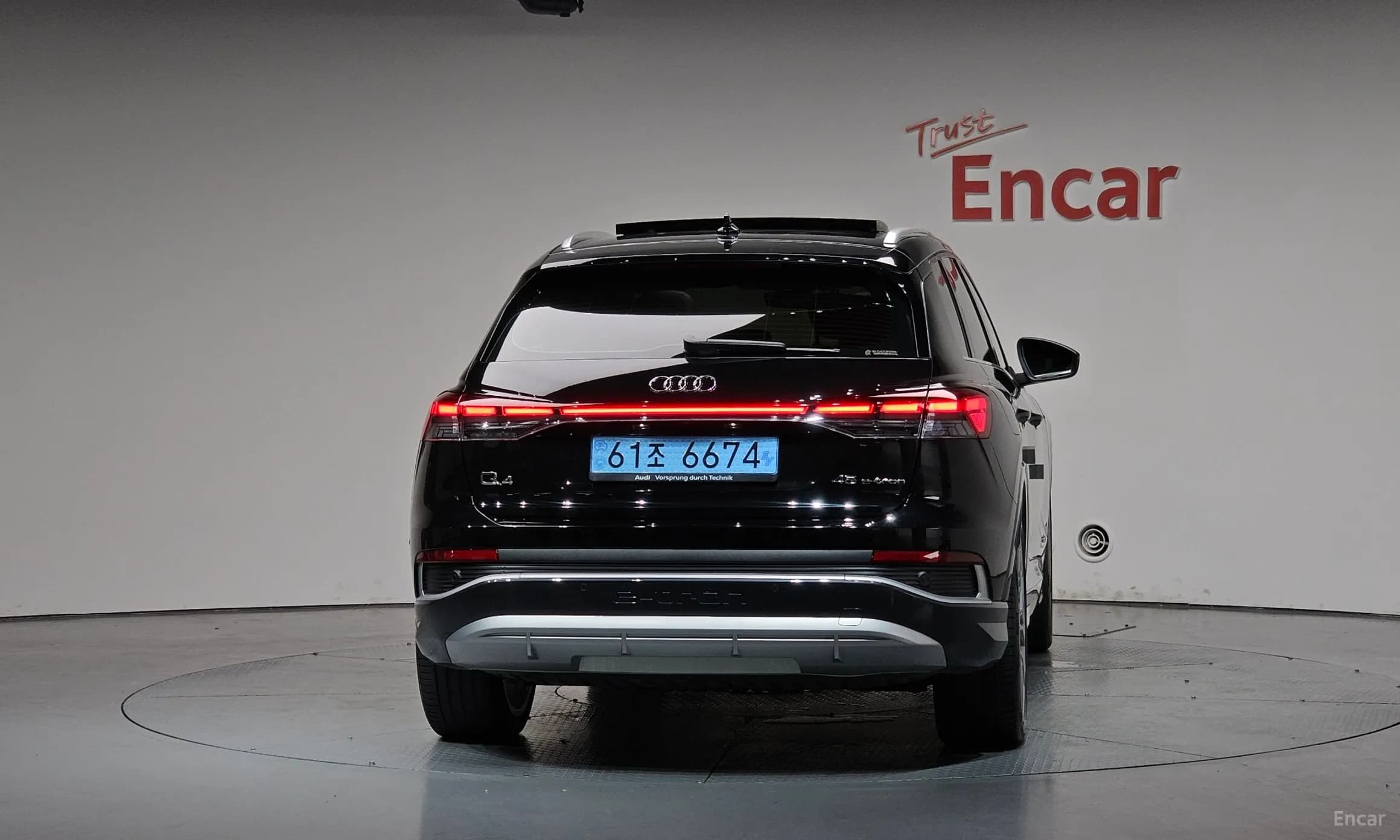 Q4 e-tron (F4)
