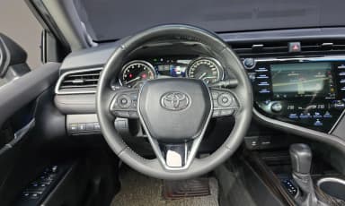 Camry (XV70)