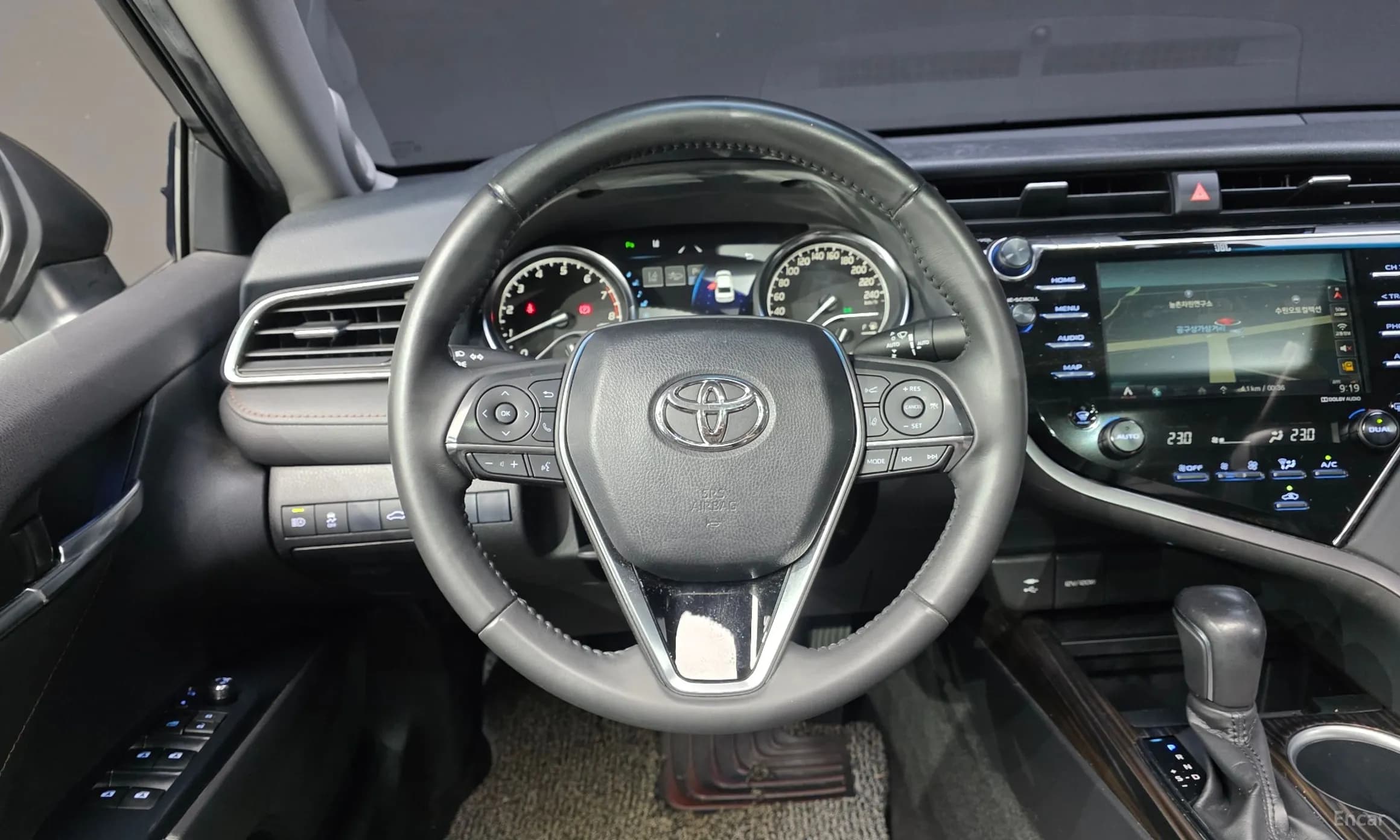 Camry (XV70)