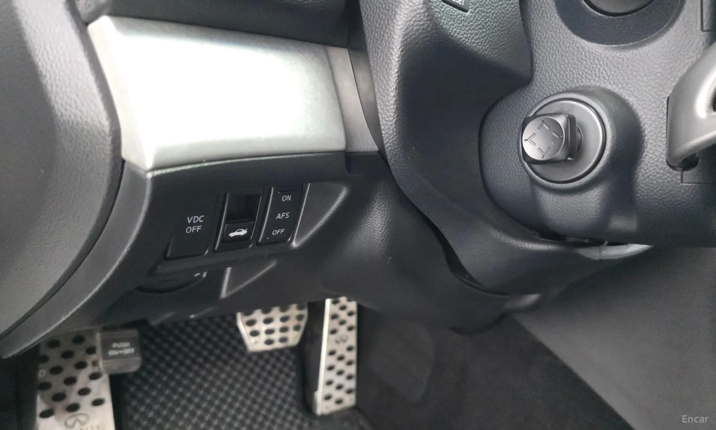G37
