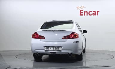 G37