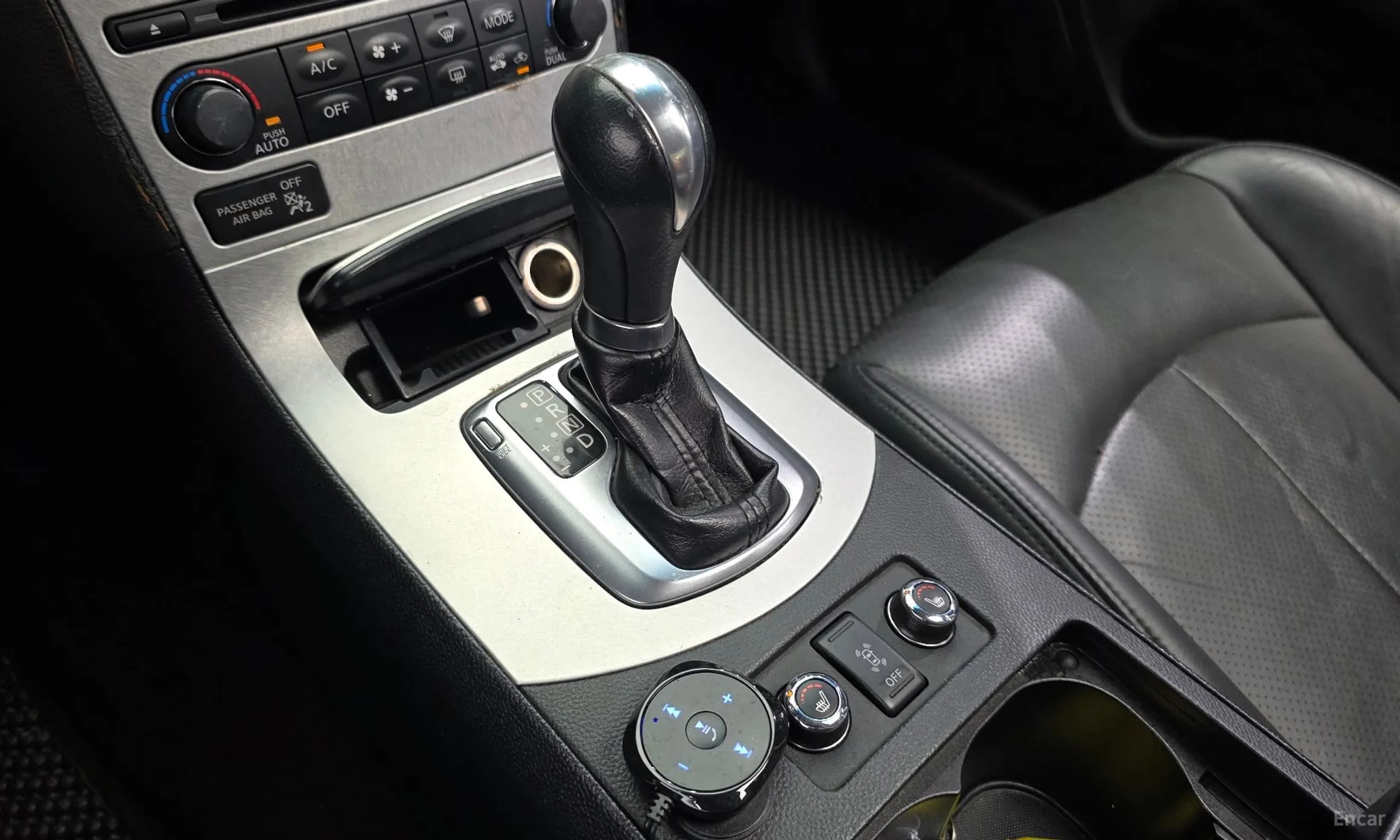 G37