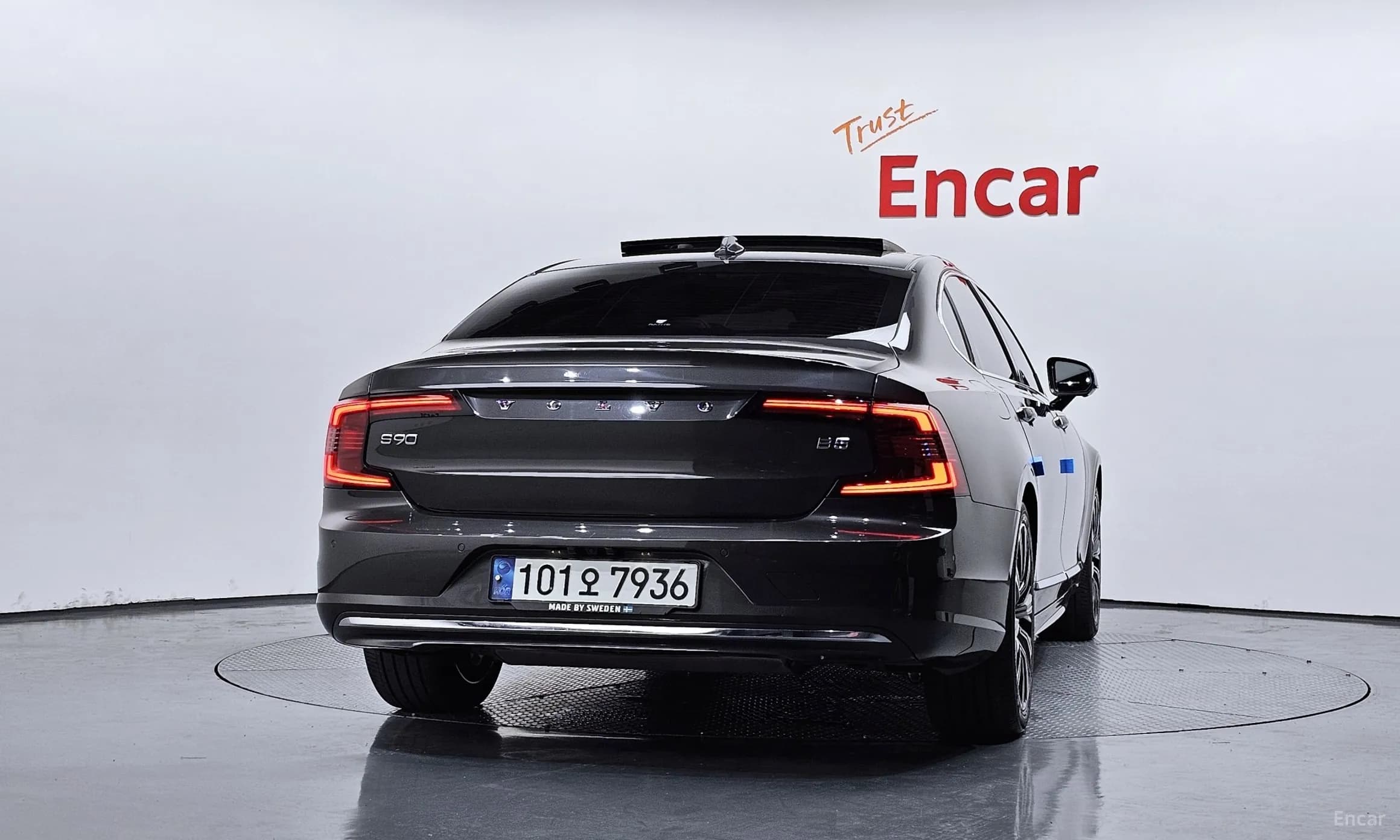 S90