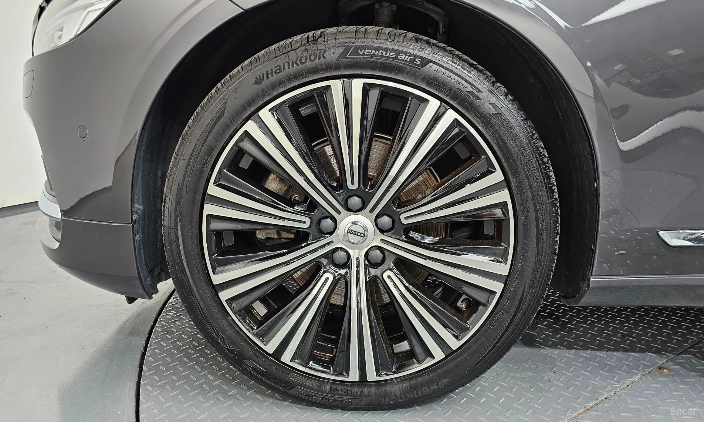 S90