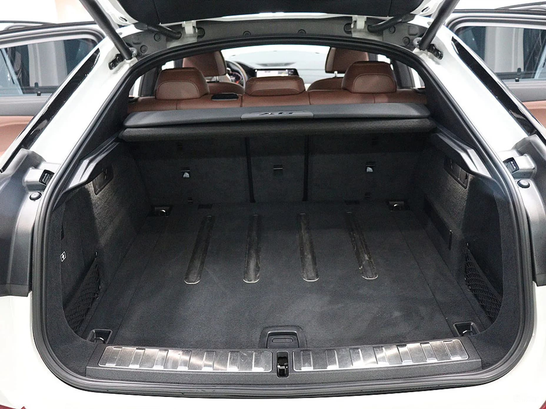 X6 (G06)