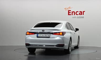 ES300h 7th Generation