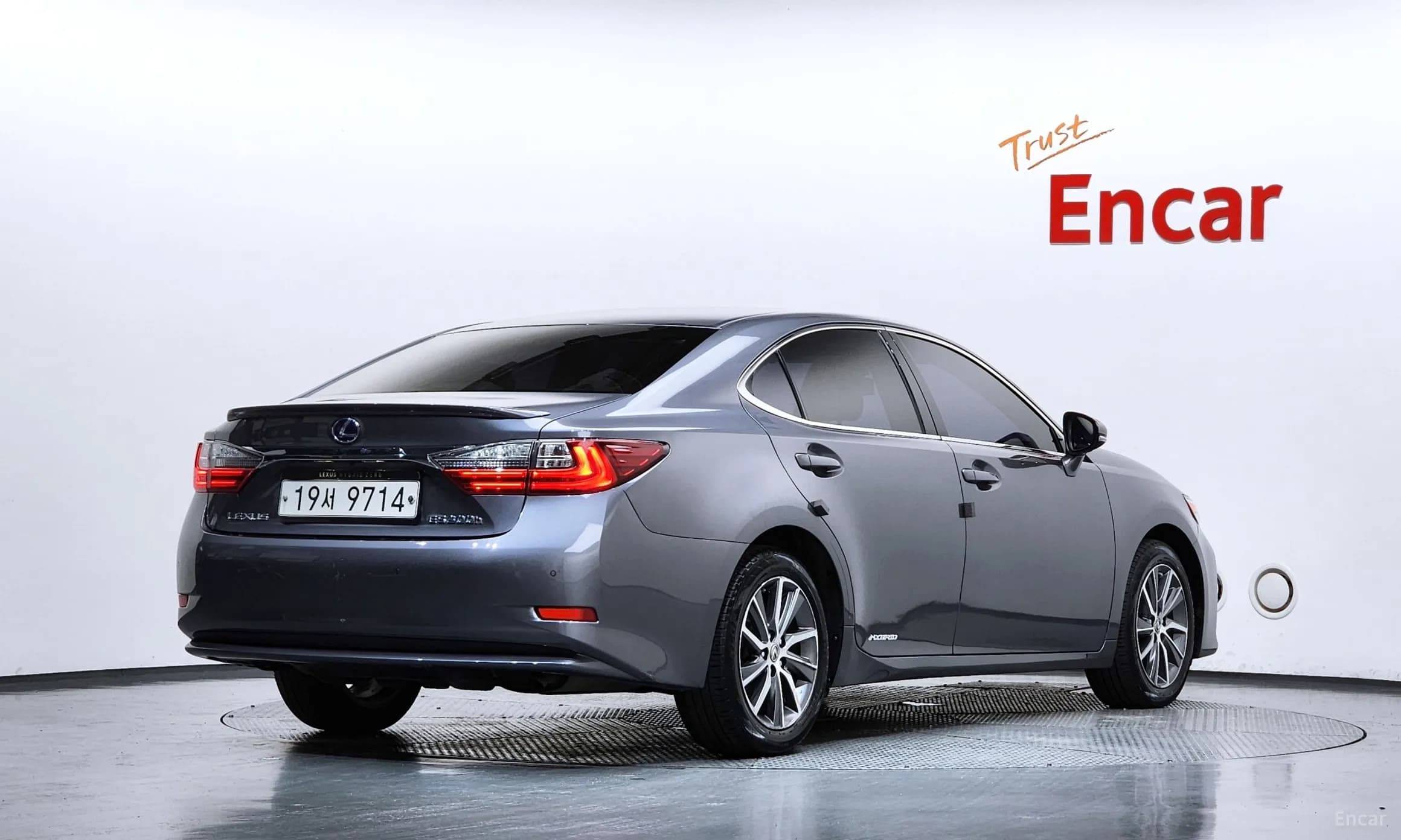 New ES300h
