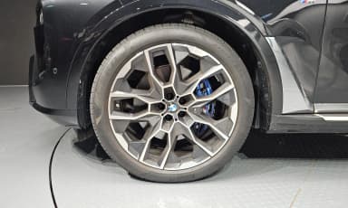 X7 (G07)