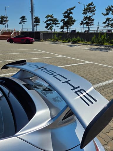 910