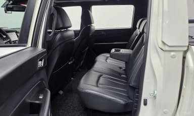 Rexton Sports Khan