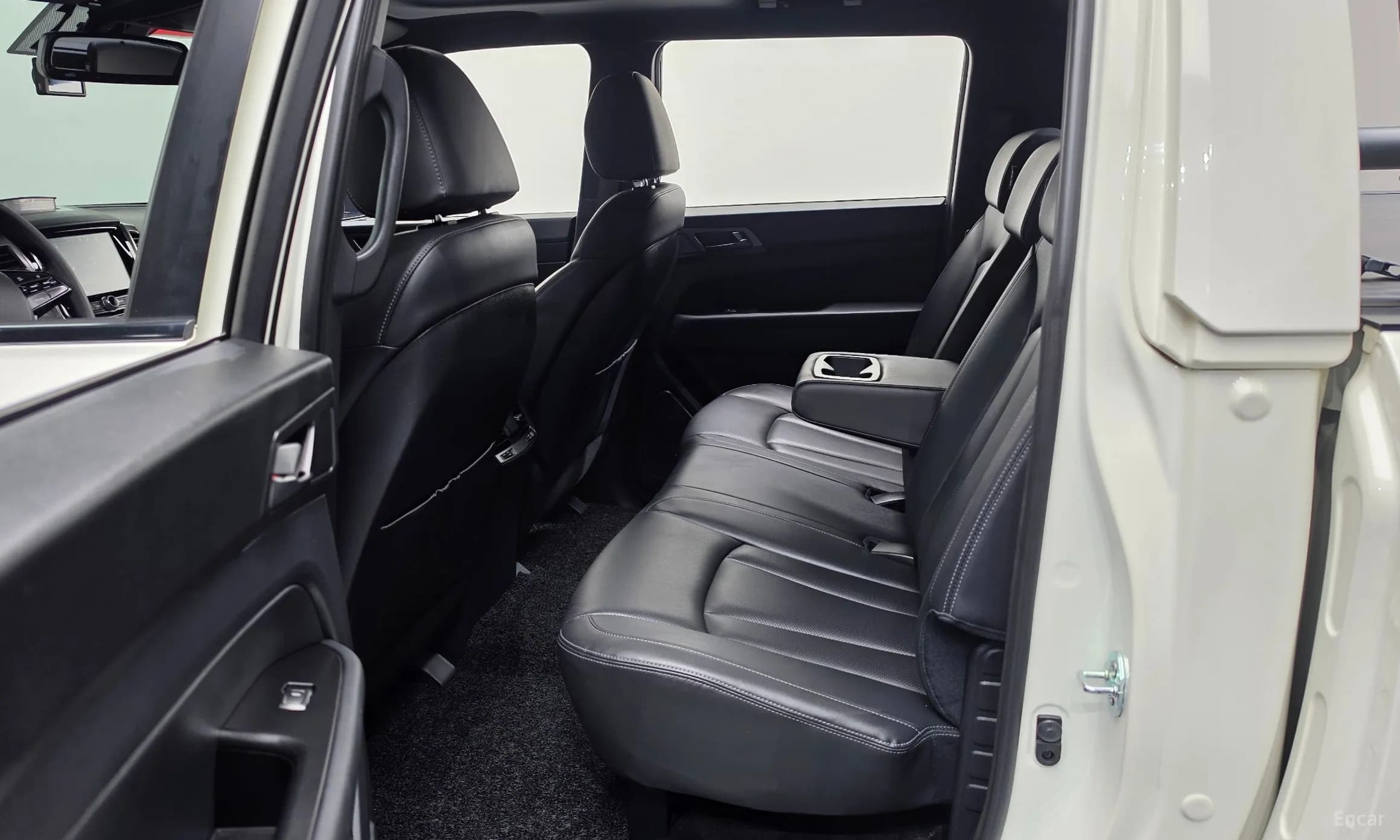 Rexton Sports Khan