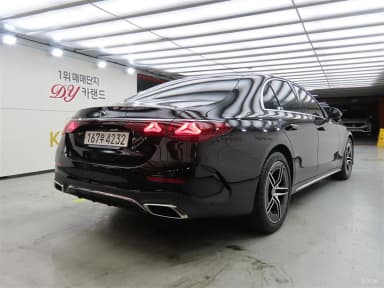 E-Class W214