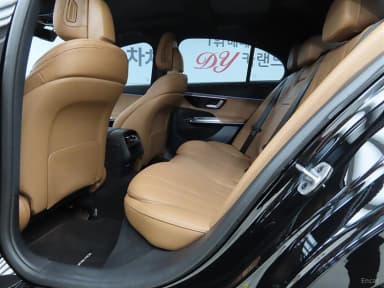 E-Class W214