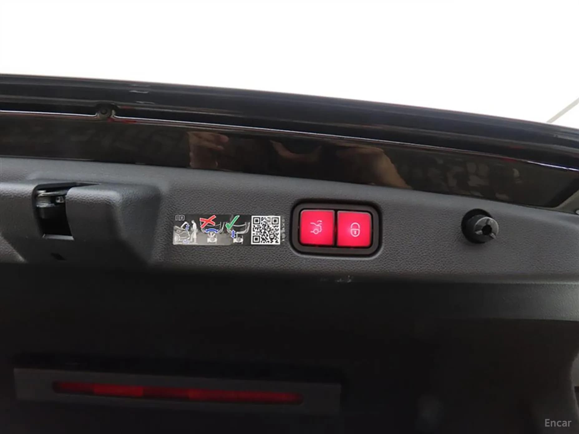 E-Class W214