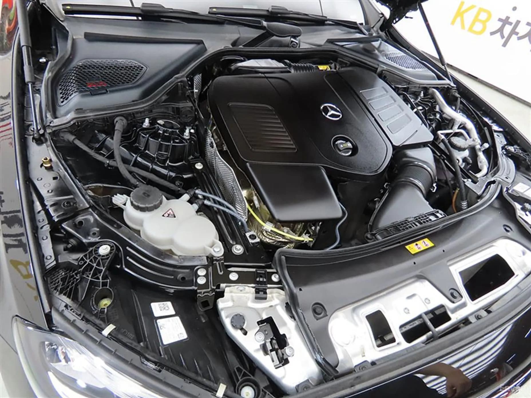 E-Class W214