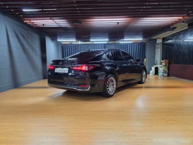 ES300h 7th Generation