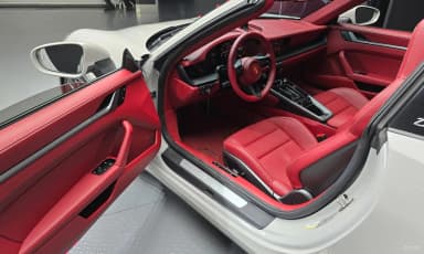 911 (992)