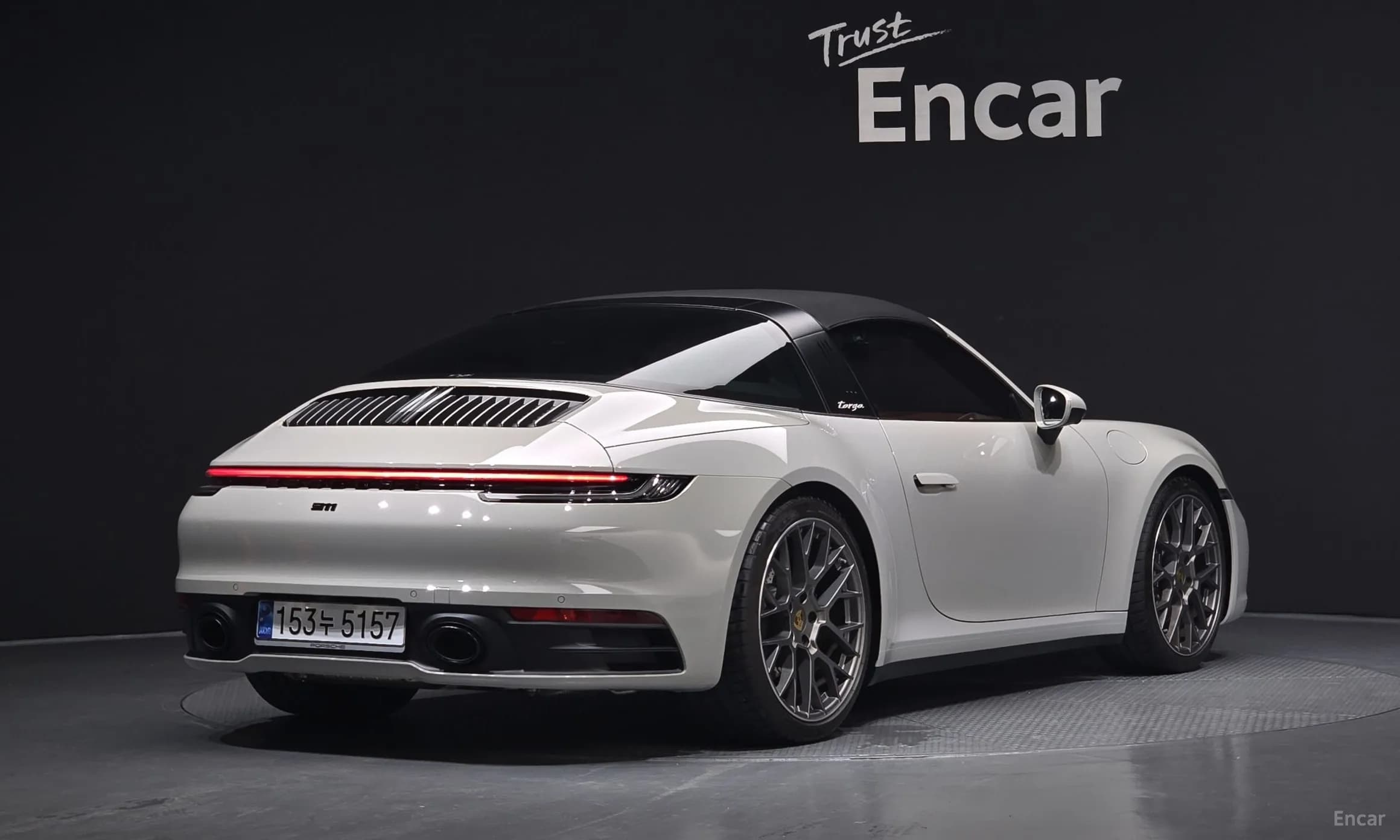 911 (992)