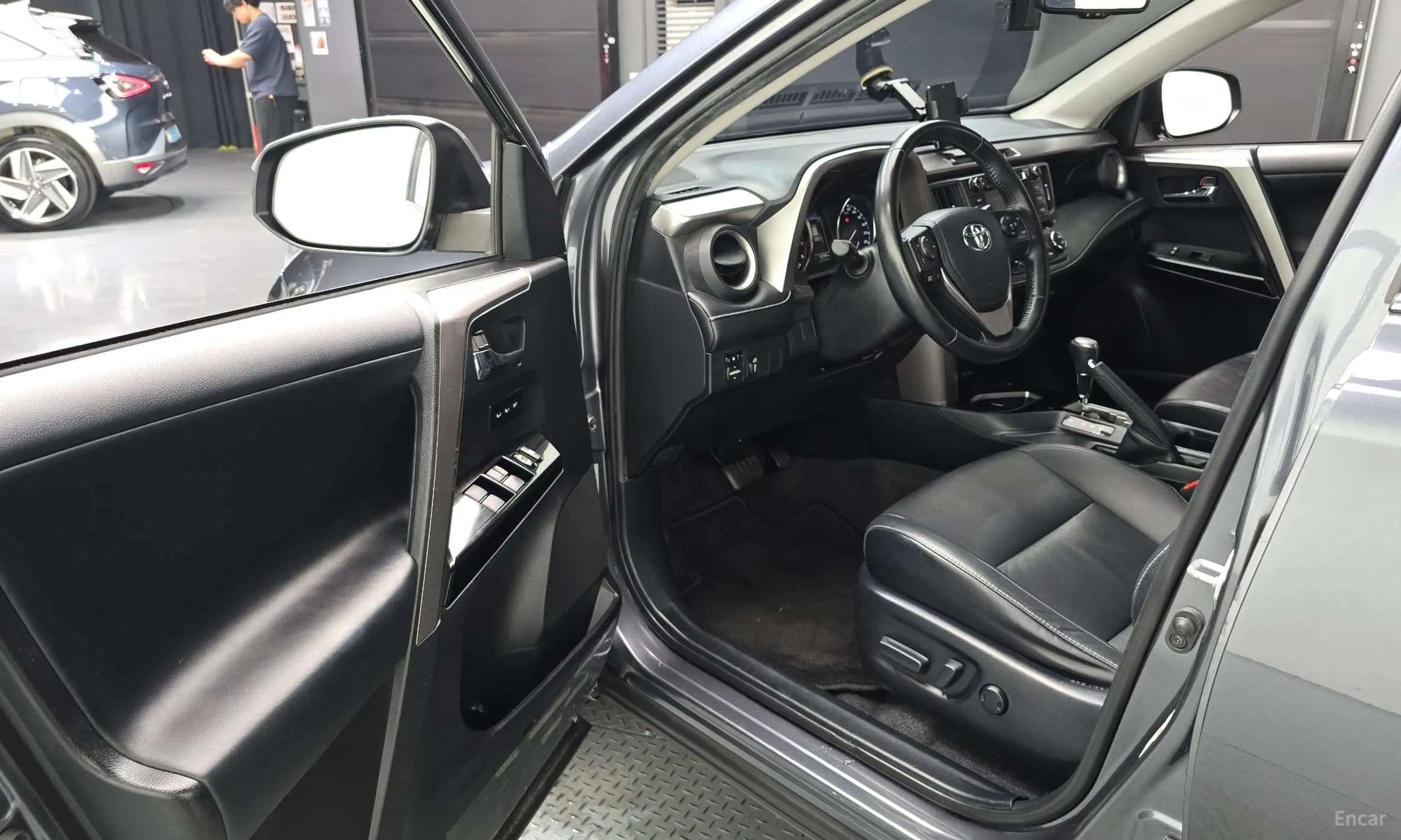 RAV4