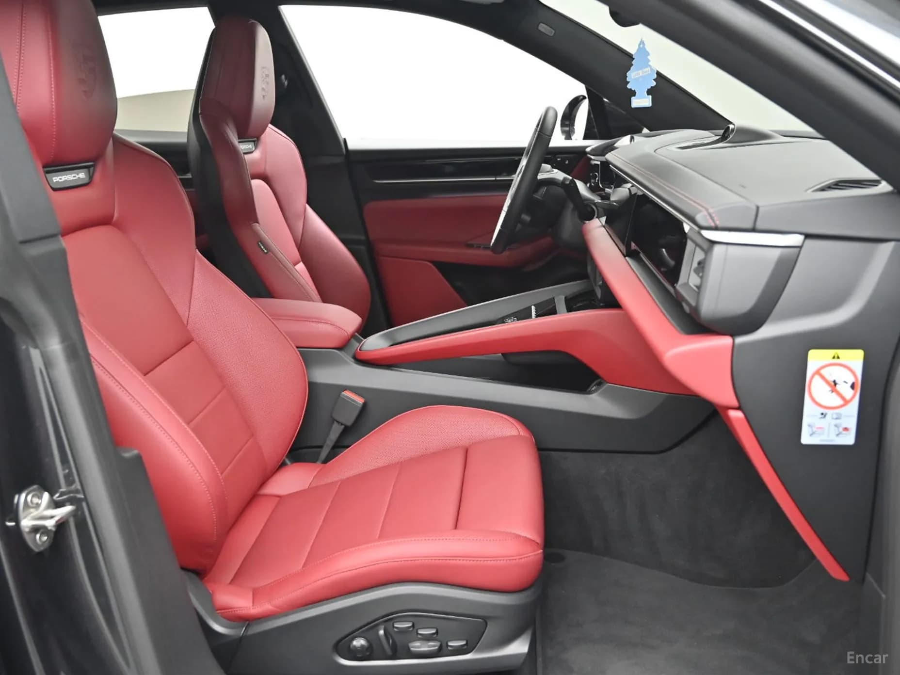 Macan EV