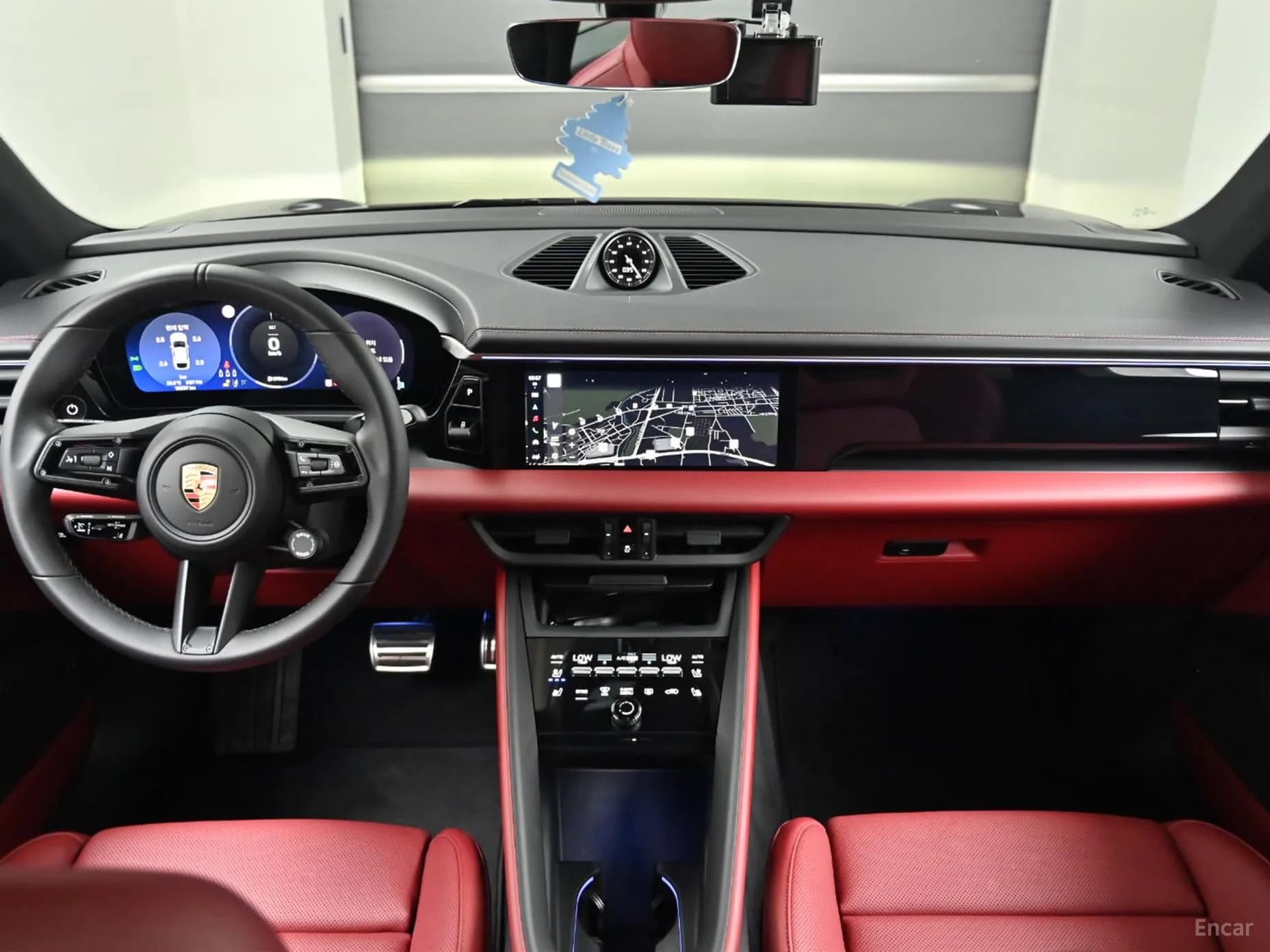 Macan EV