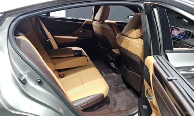 ES300h 7th Generation