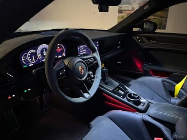 911 (992)