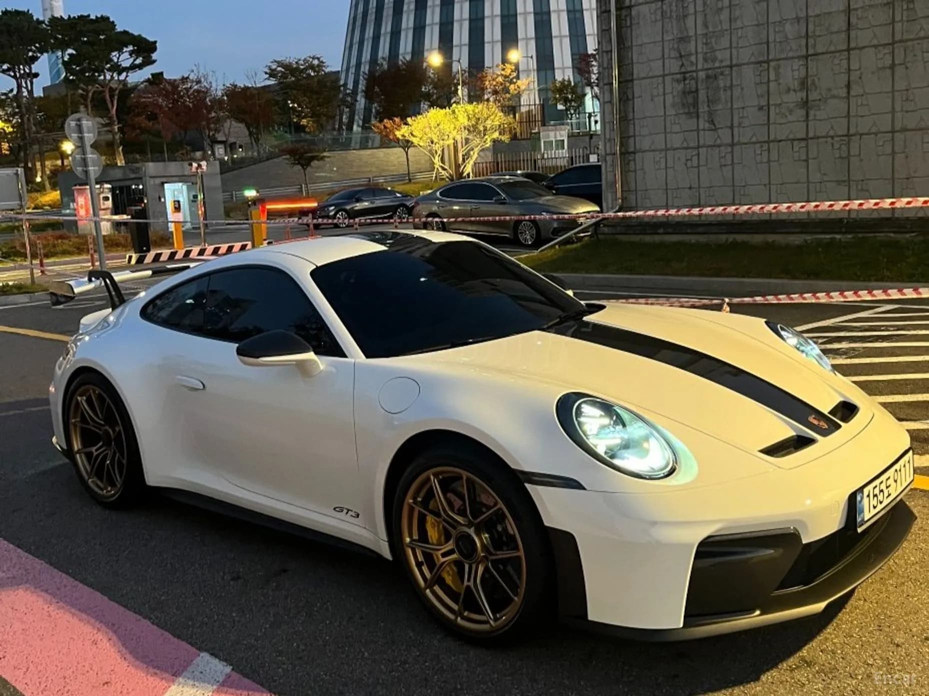 911 (992)