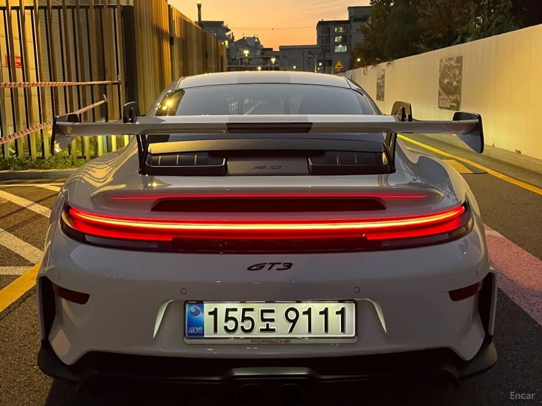 911 (992)