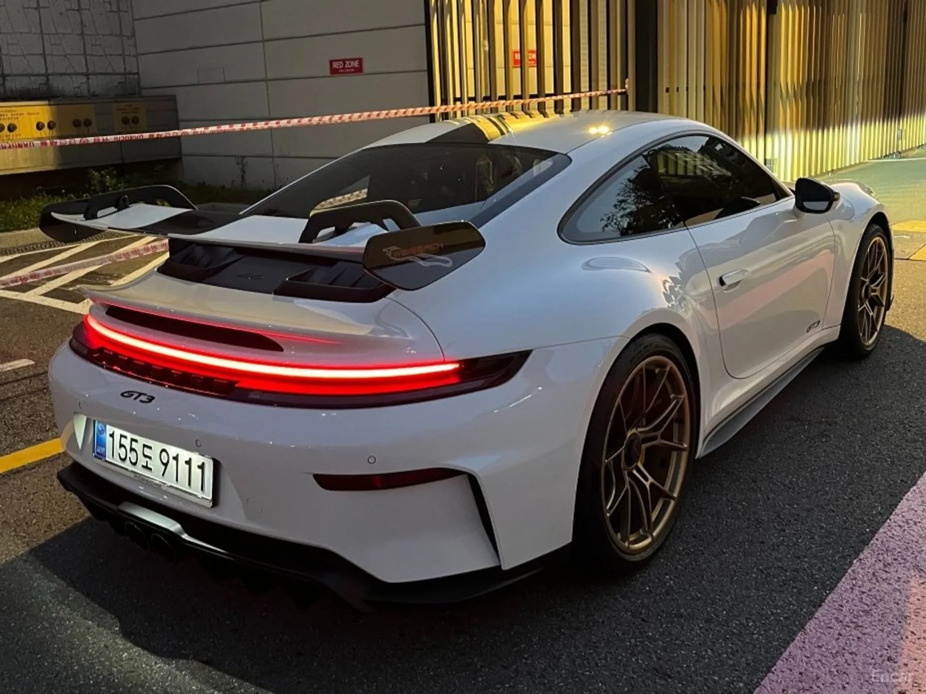 911 (992)