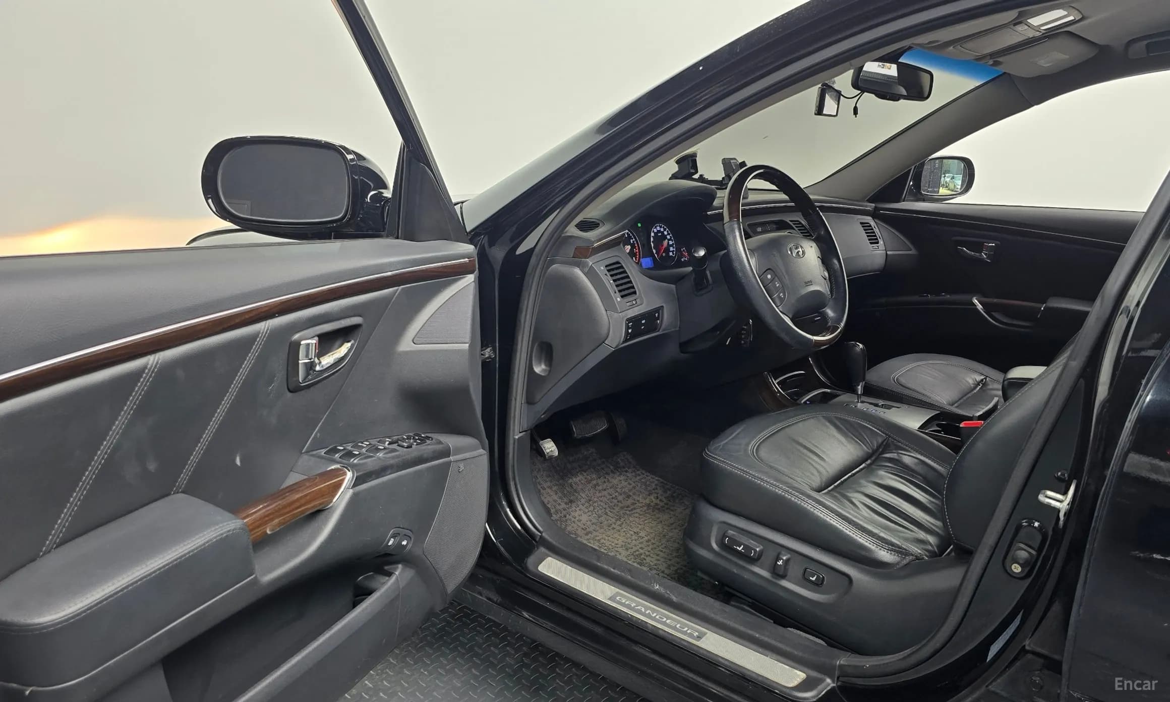 Grandeur New Luxury