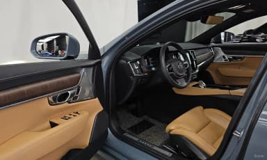 S90