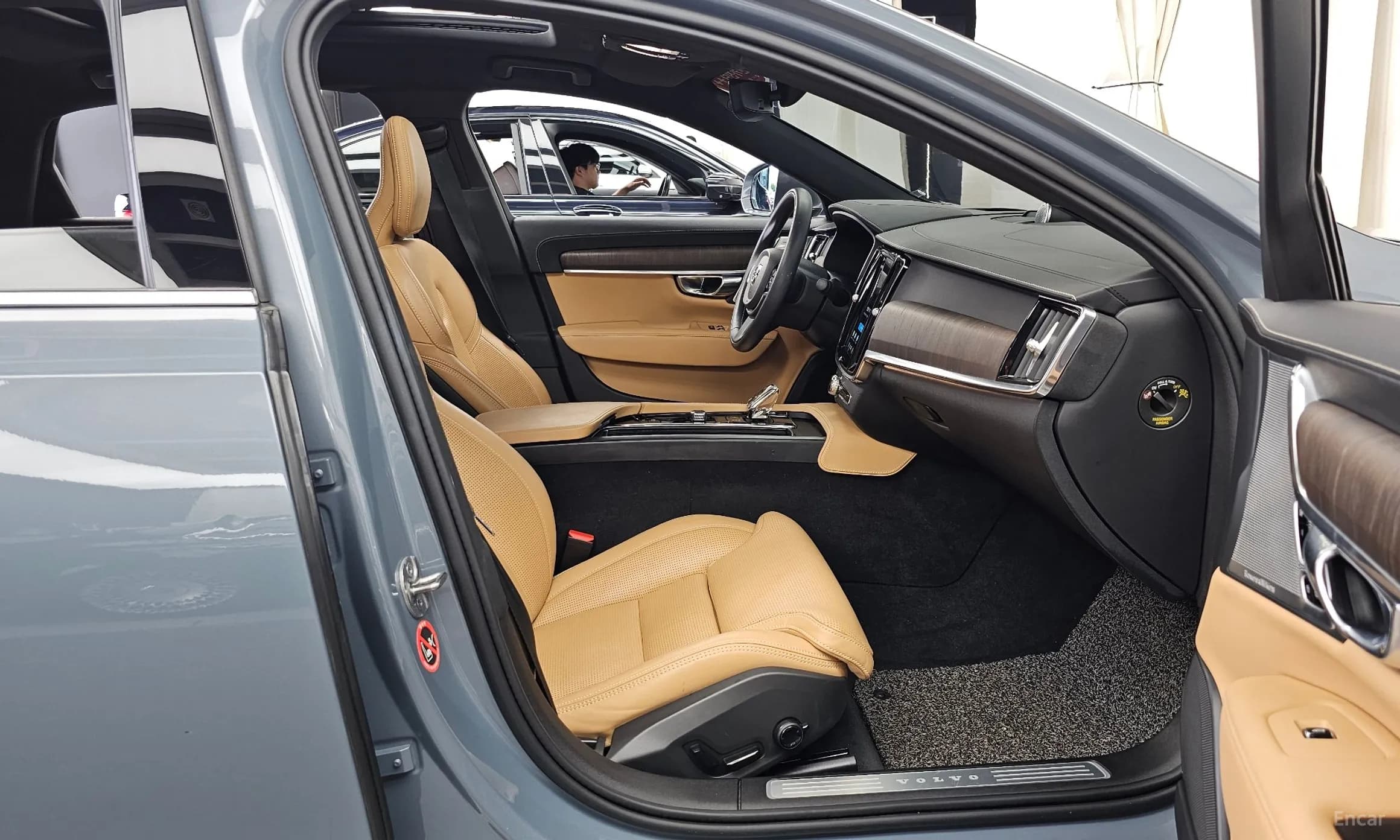 S90