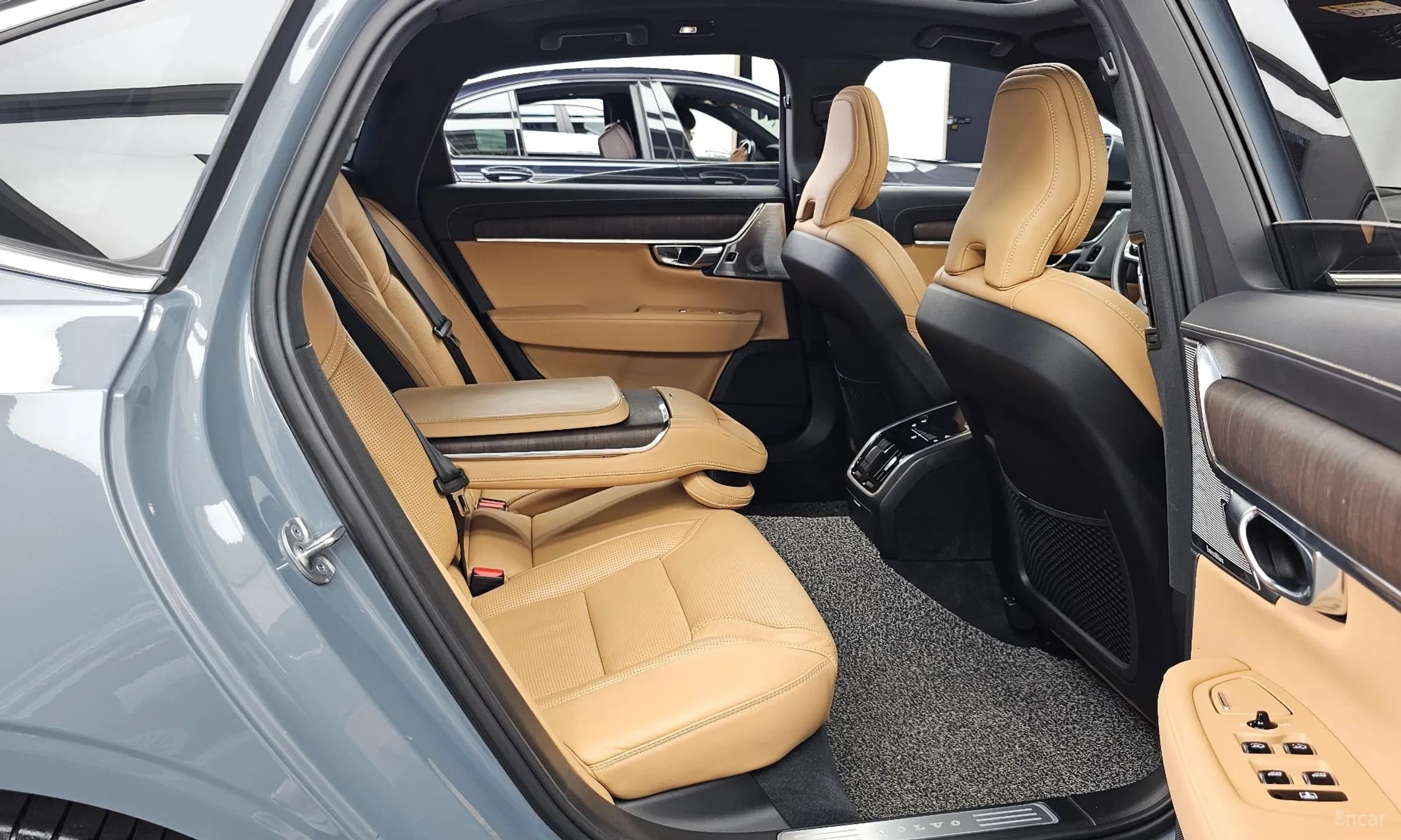 S90