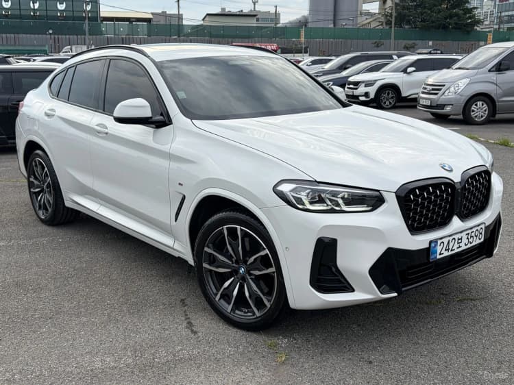 X4 (G02)