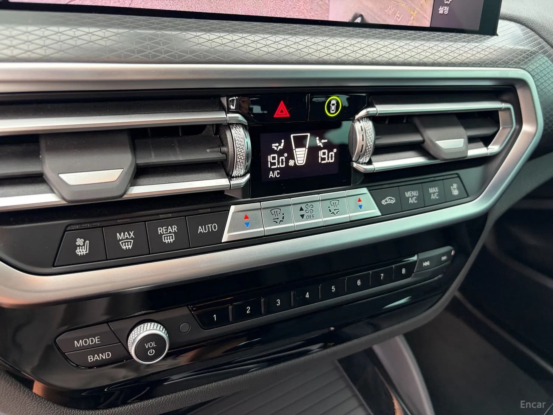 X4 (G02)