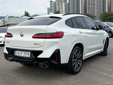 X4 (G02)