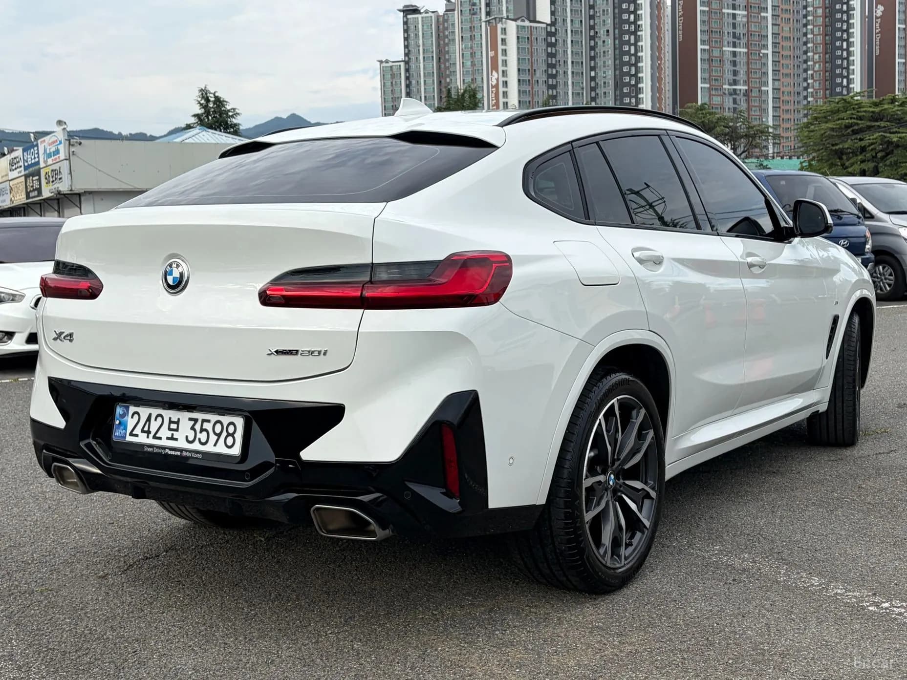 X4 (G02)