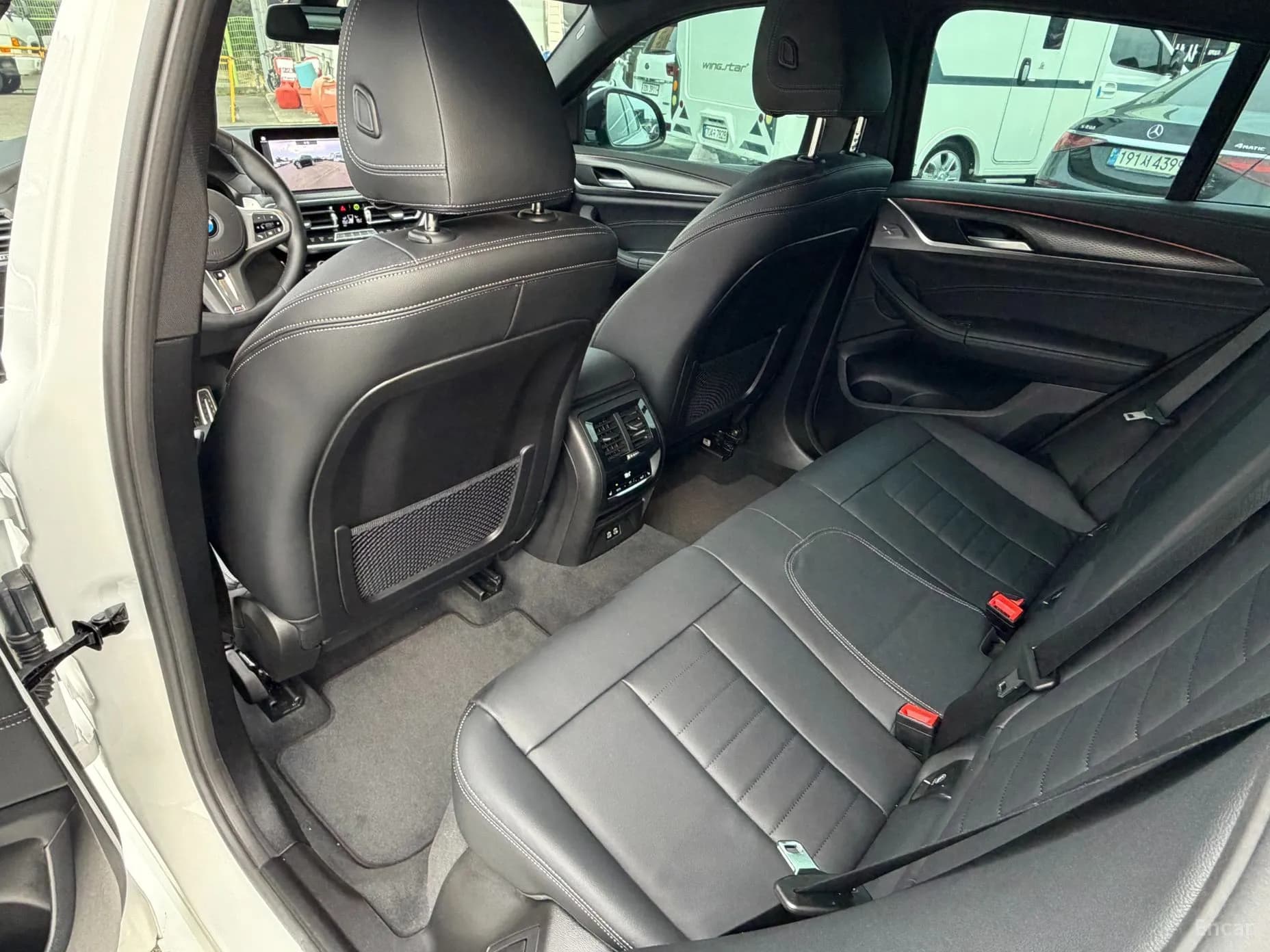X4 (G02)