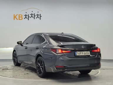 ES300h 7th Generation
